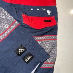 Quicksilver Highline Board Shorts 26/12 SurfSilk Hawaii Blue Red Geometric
